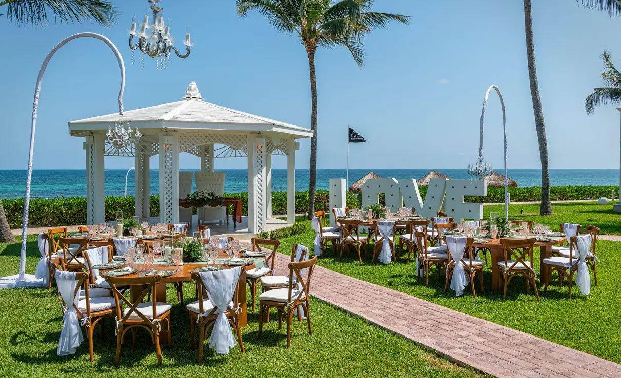 Montaje de boda en Ocean El Faro, Punta Cana